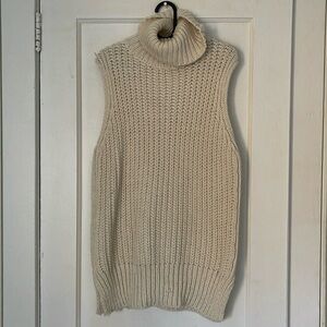 H&M knitted vest. Cream size S